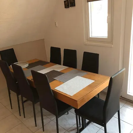 Apartmanhaz-paerlan Balatonboglár