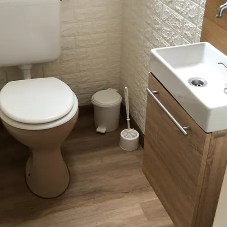 Apartmanhaz-paerlan Апартаменты Балатонбоглар