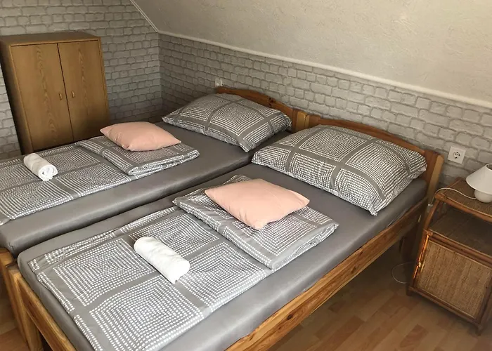 Apartmanház-pärlan Apartman *